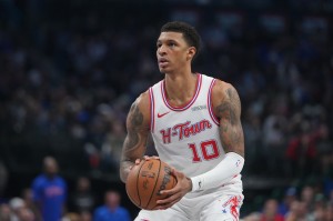 b体育官方下载-进攻端毫无建树！小贾巴里半场6投全铁 仅得到3篮板3盖帽