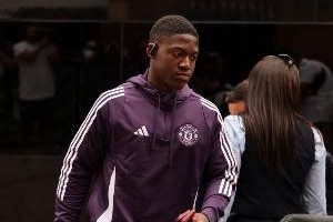 B体育-TA：梅努目前无意续约&amp;曼联愿4500万镑卖人，拜仁曾探讨过他