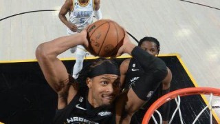 b体育官方下载-三分投射低迷 勇士传切被湖人锁死主场憾负