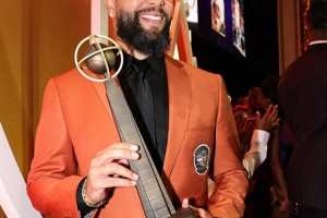 b体育官网-德隆：很荣幸随“救赎之队”进入名人堂&amp;小时候不敢想 保罗：兄弟