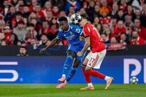 b体育官方下载-世界波制胜投诉让比赛中断 熊皇助皇马抢得先机