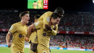 B体育-痛击塞维利亚并非一好百好，巴萨中场无力隐忧再现