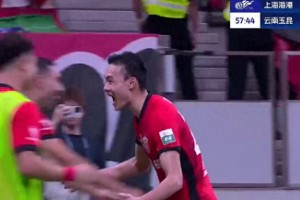 刘若钒踢疯了！一战独造4球，11分钟双响炮，媒体人：或入国足