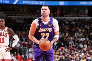 B体育官方网站-湖人入正轨！东契奇合理出手盘活全队，各配角攻守齐爆侵略性拉满