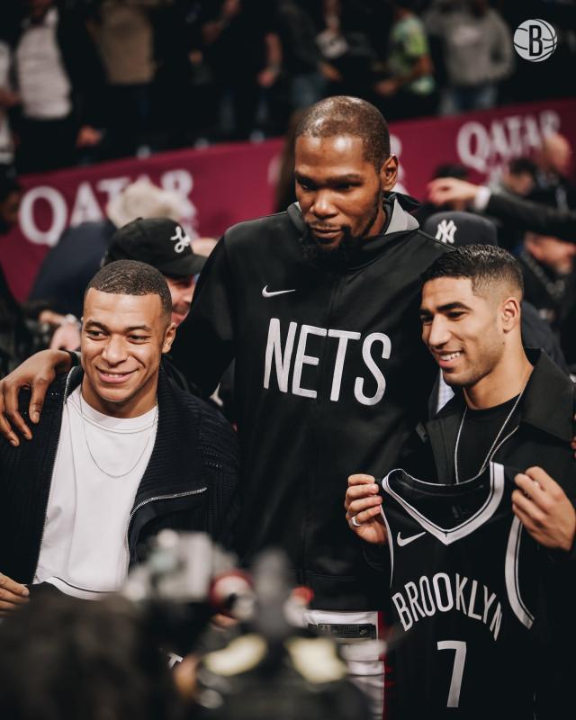 1672750380351037739.jpg FlhKbacWIAAz7AV.jpg